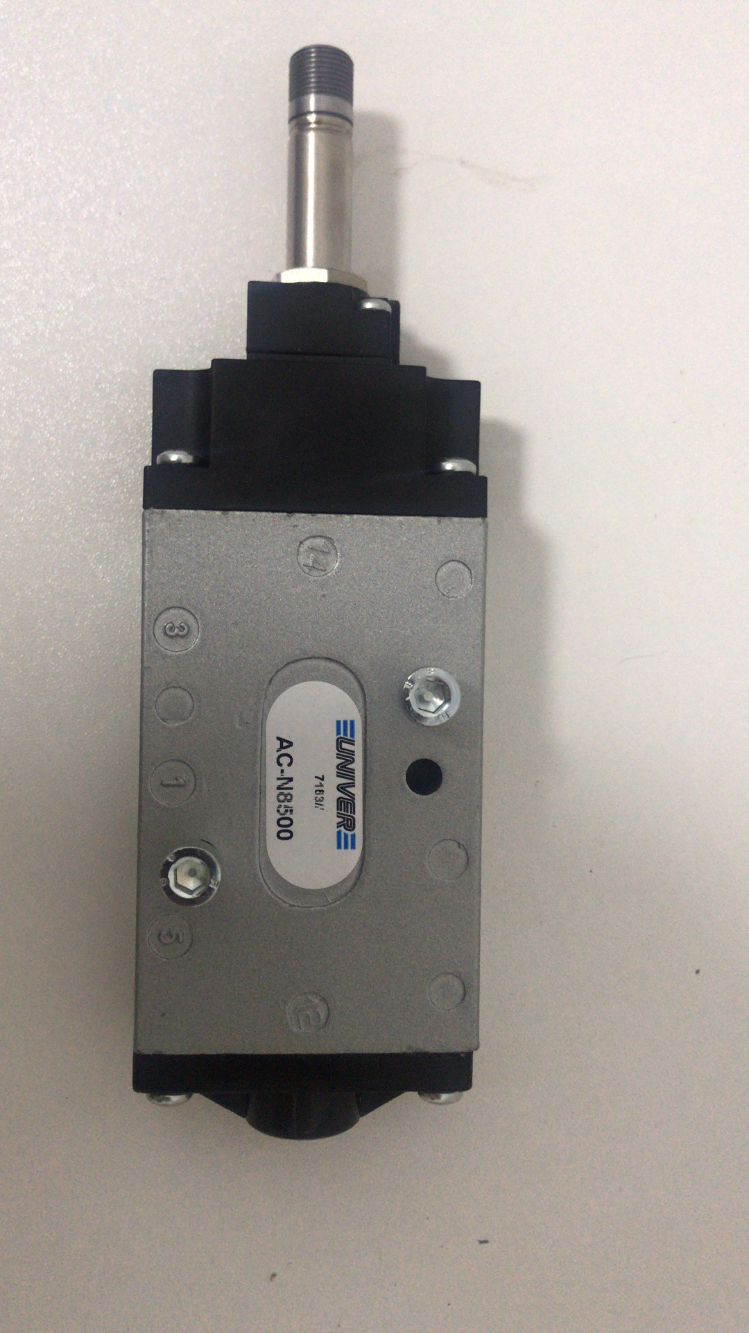BESKO叠加式单向阀在液压回路止逆控制中的应用思路配图