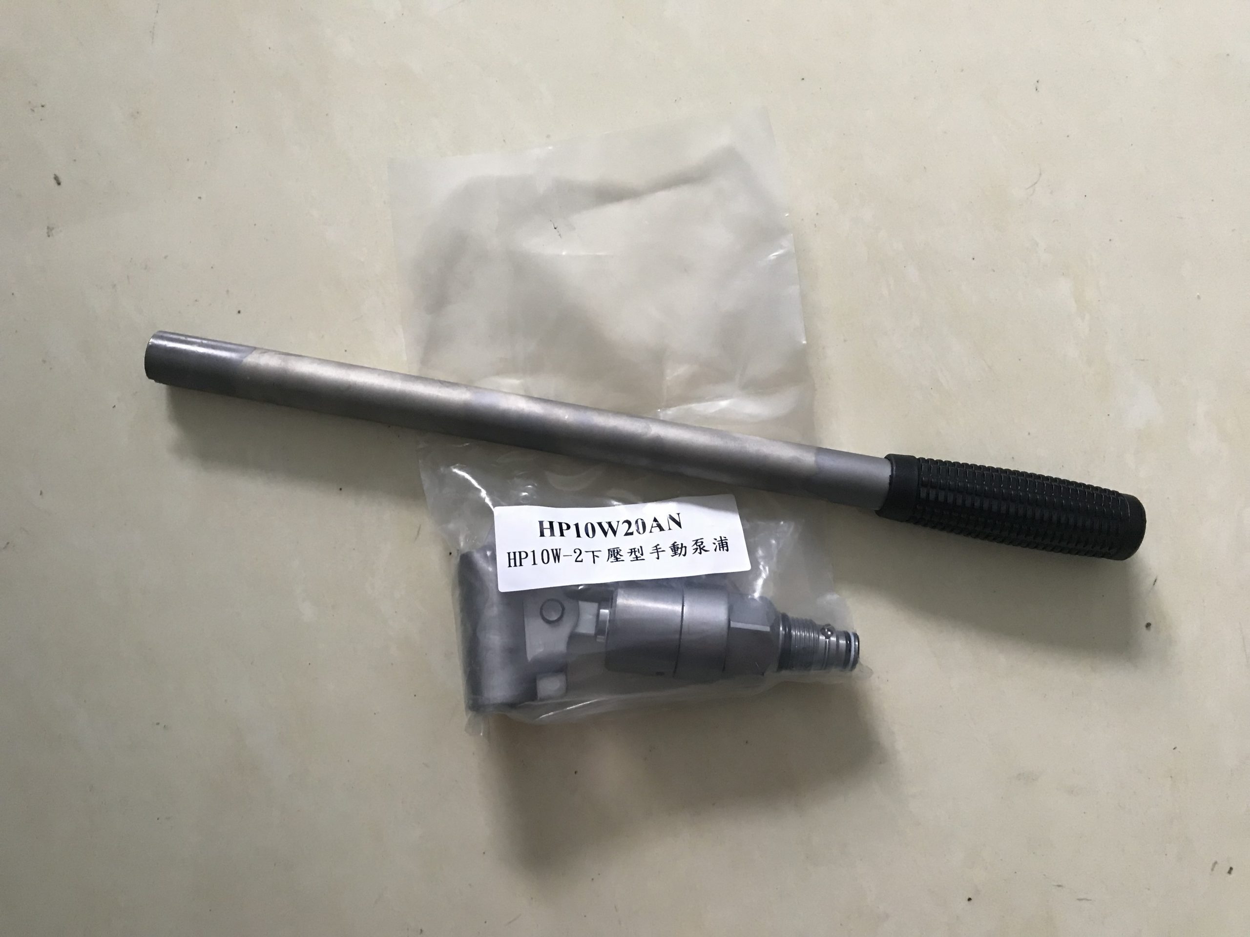 那智不二越手动液压泵在精密工具配套中的动力支持价值配图