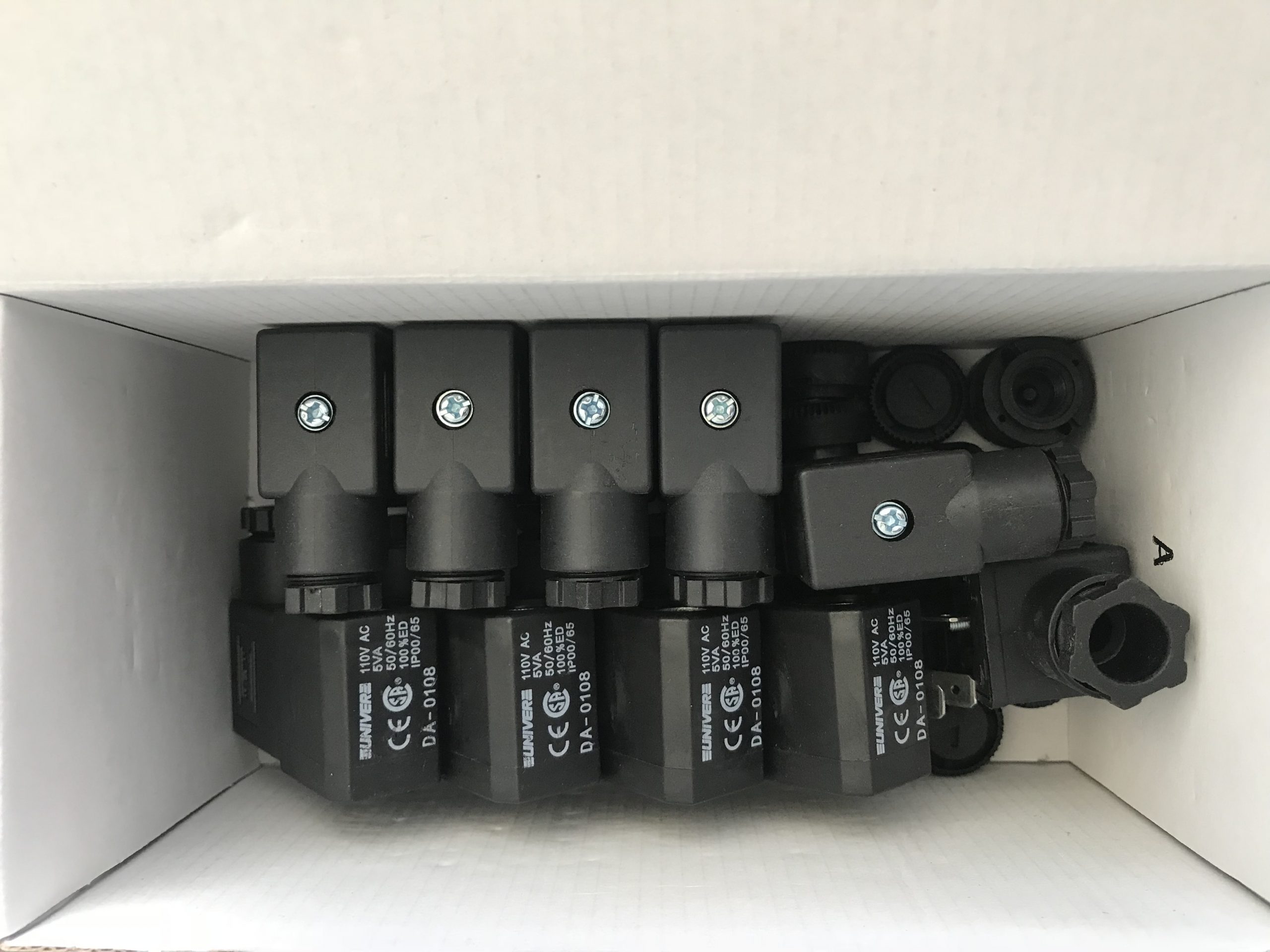 东机美膜盒压力表在工业生产安全监测中的关键作用配图