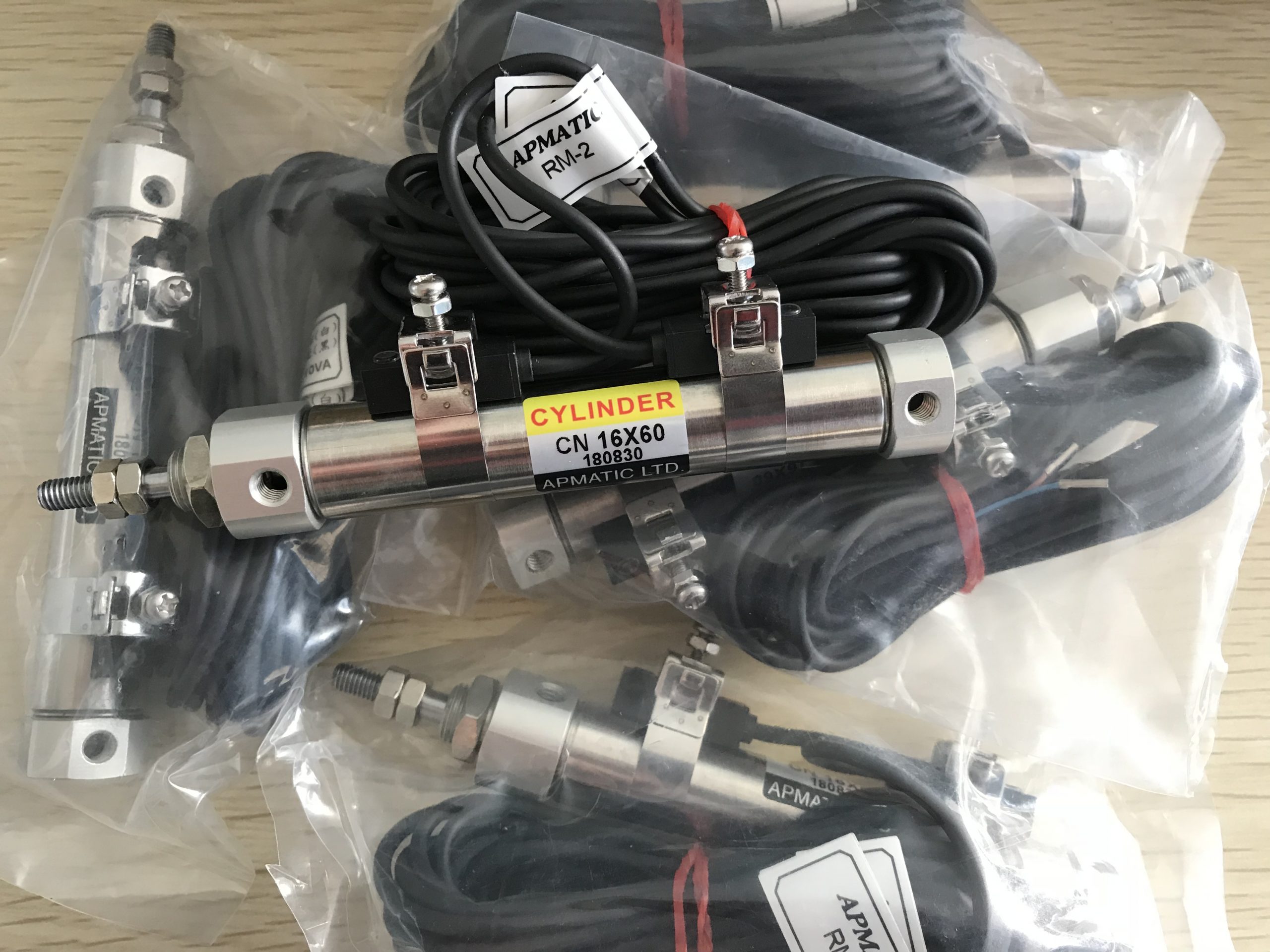 按结构拆解博世液压油缸工作原理,缸筒、活塞与密封件各司其职配图