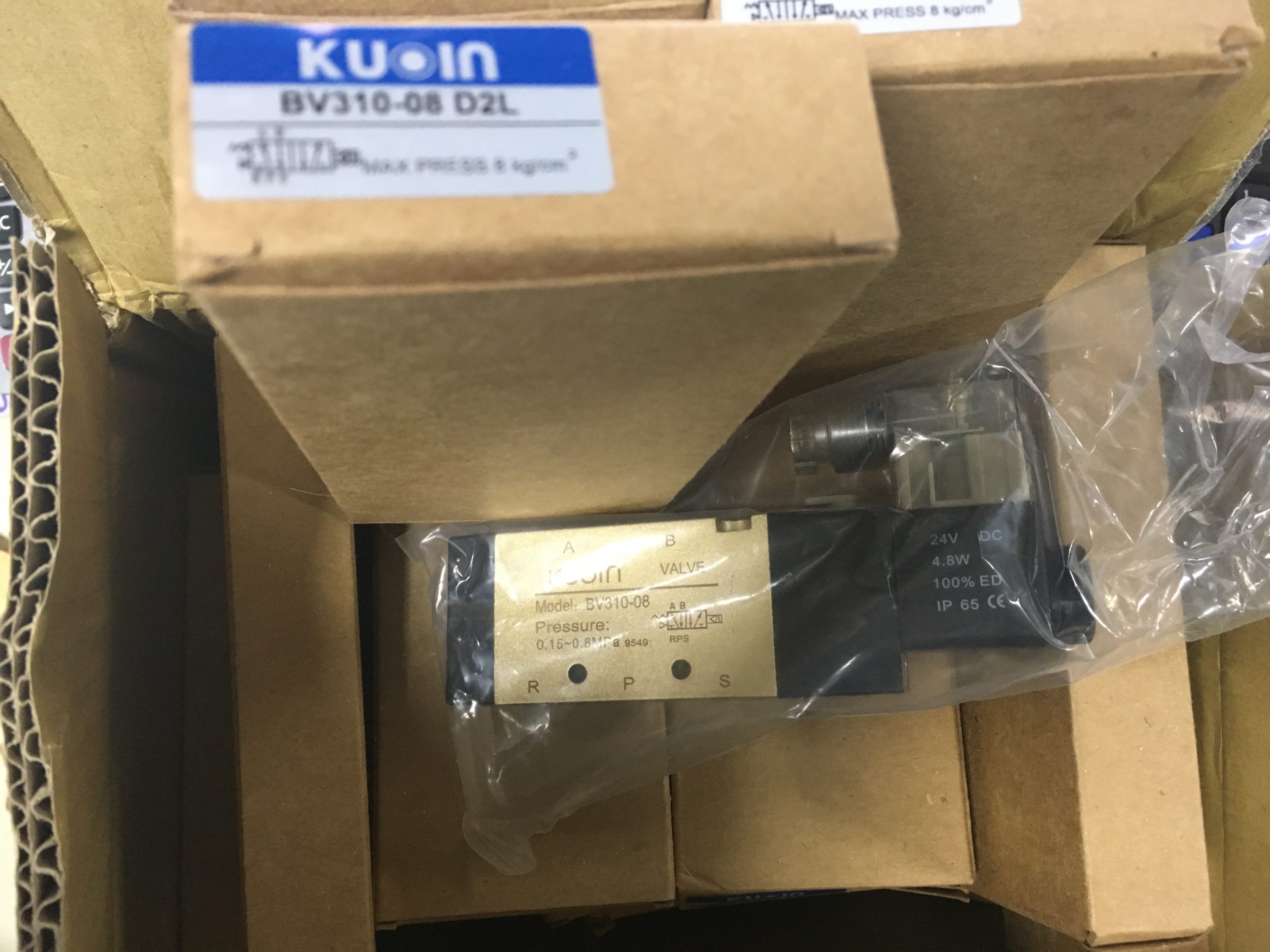 ASHUN油缸密封件材质解析:系统设计中的适配考量配图