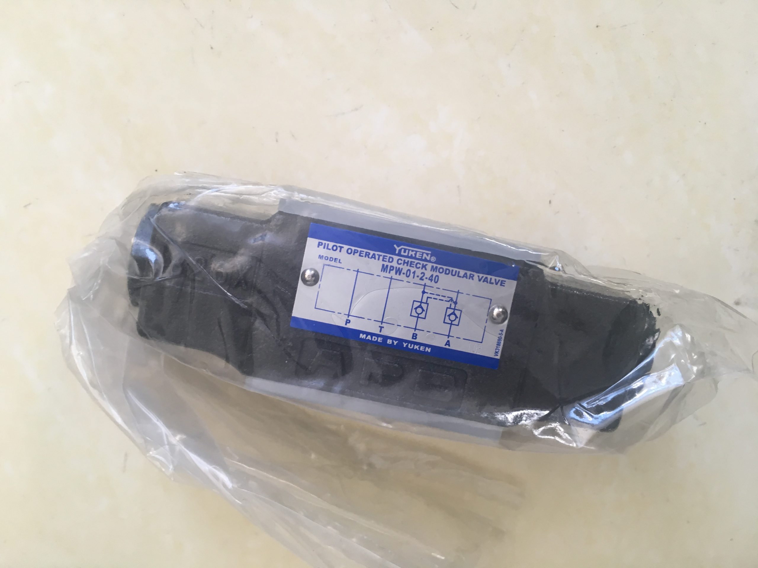 设备工况不同,崛内增压油缸该怎么选?配图