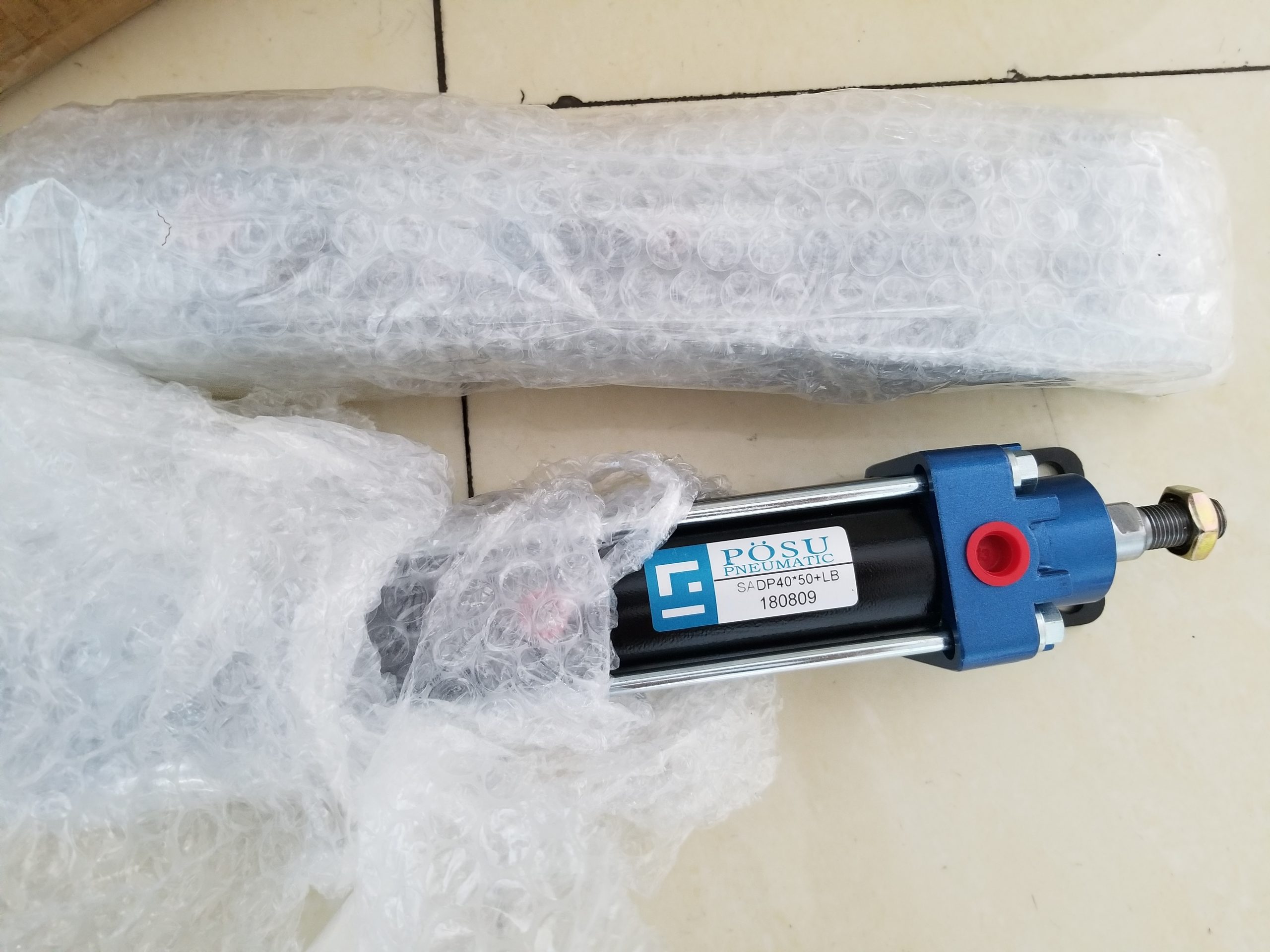 设备改造选用康茂盛气缸品牌:安装尺寸、行程与气口位置的核对要点配图
