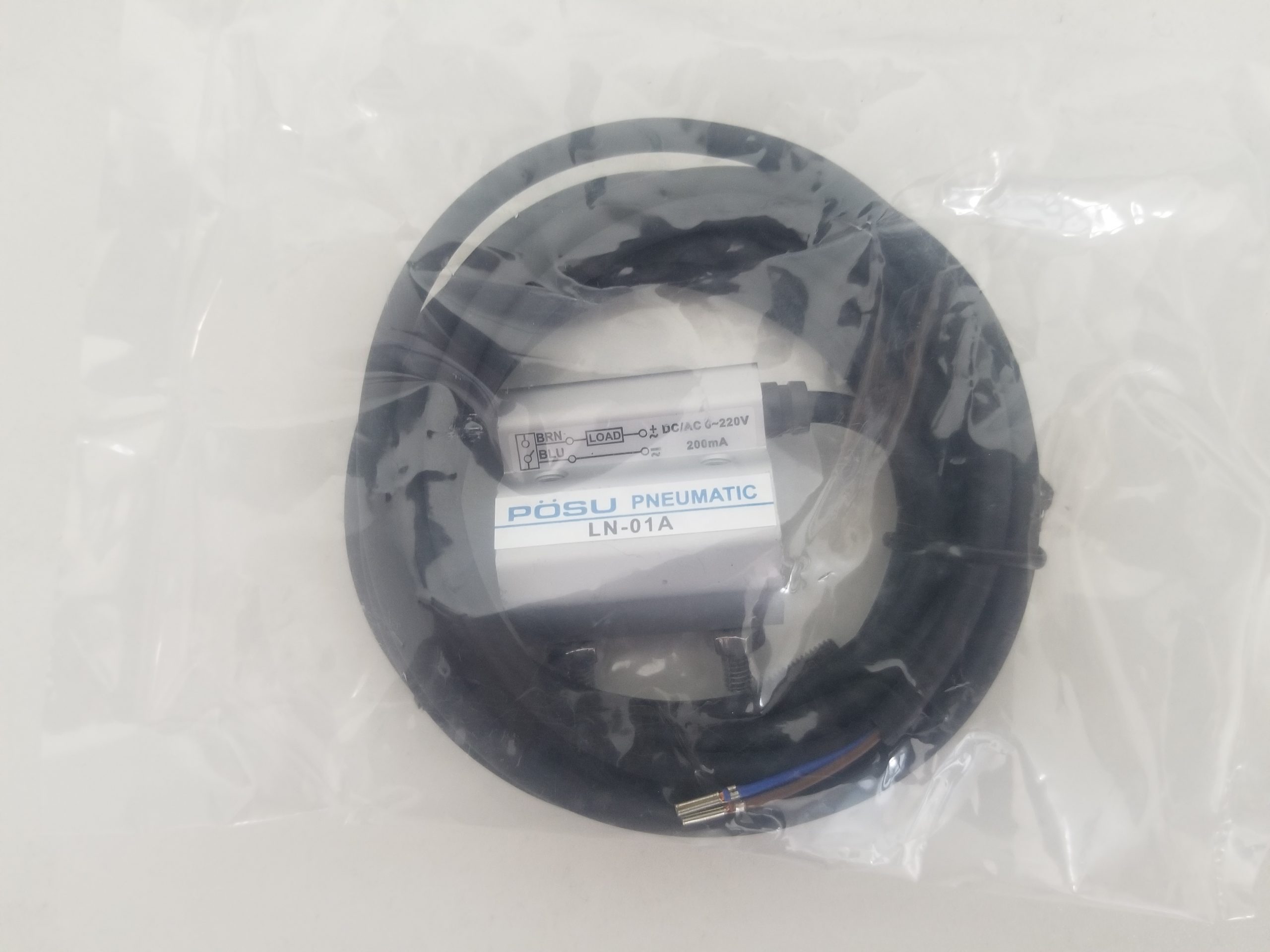 选用AVENTICS比例电磁换向阀控制器，先核对输入信号、输出电流与阀体参数配图